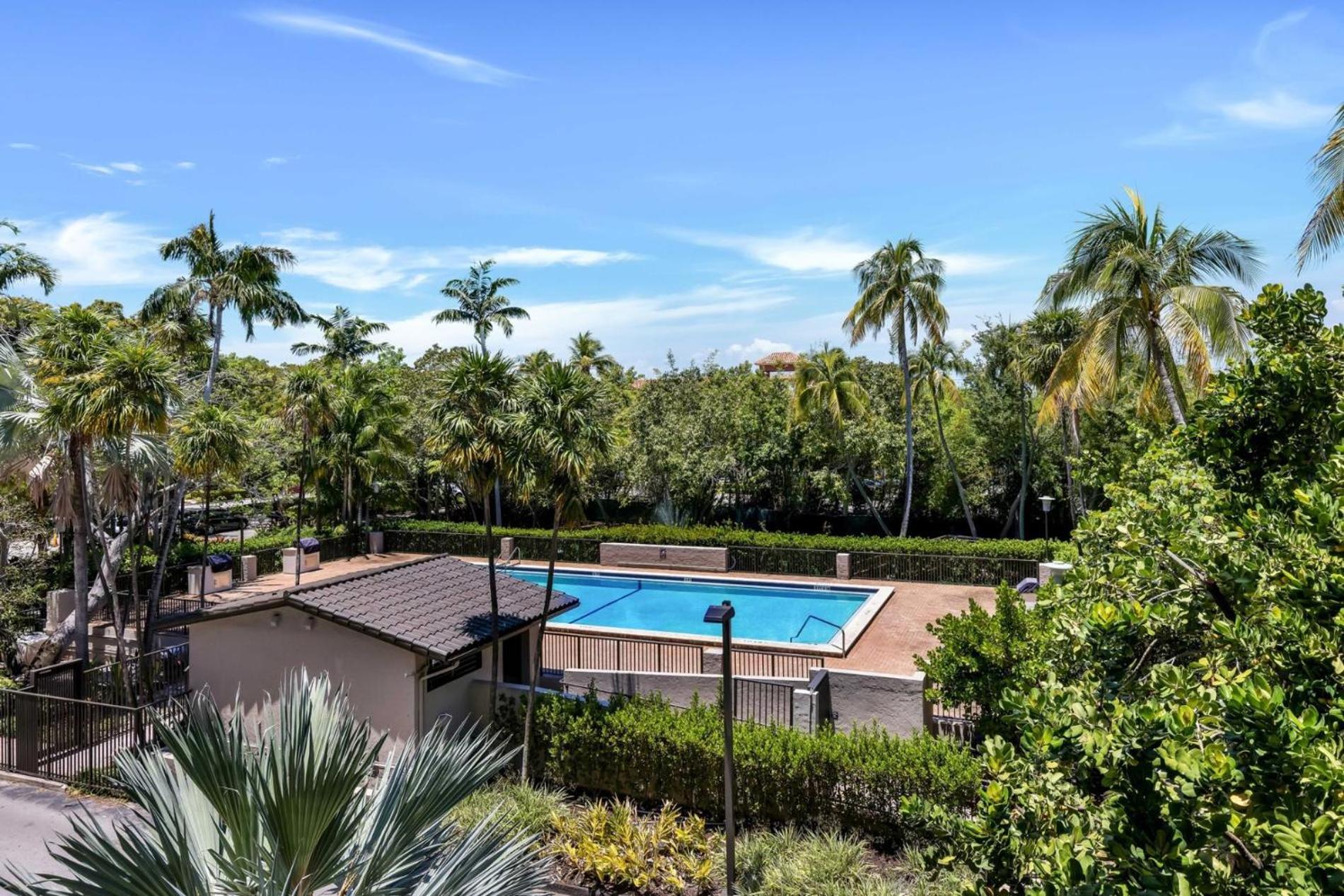 Apartment 3 Bed Botanica Key Biscayne Miami