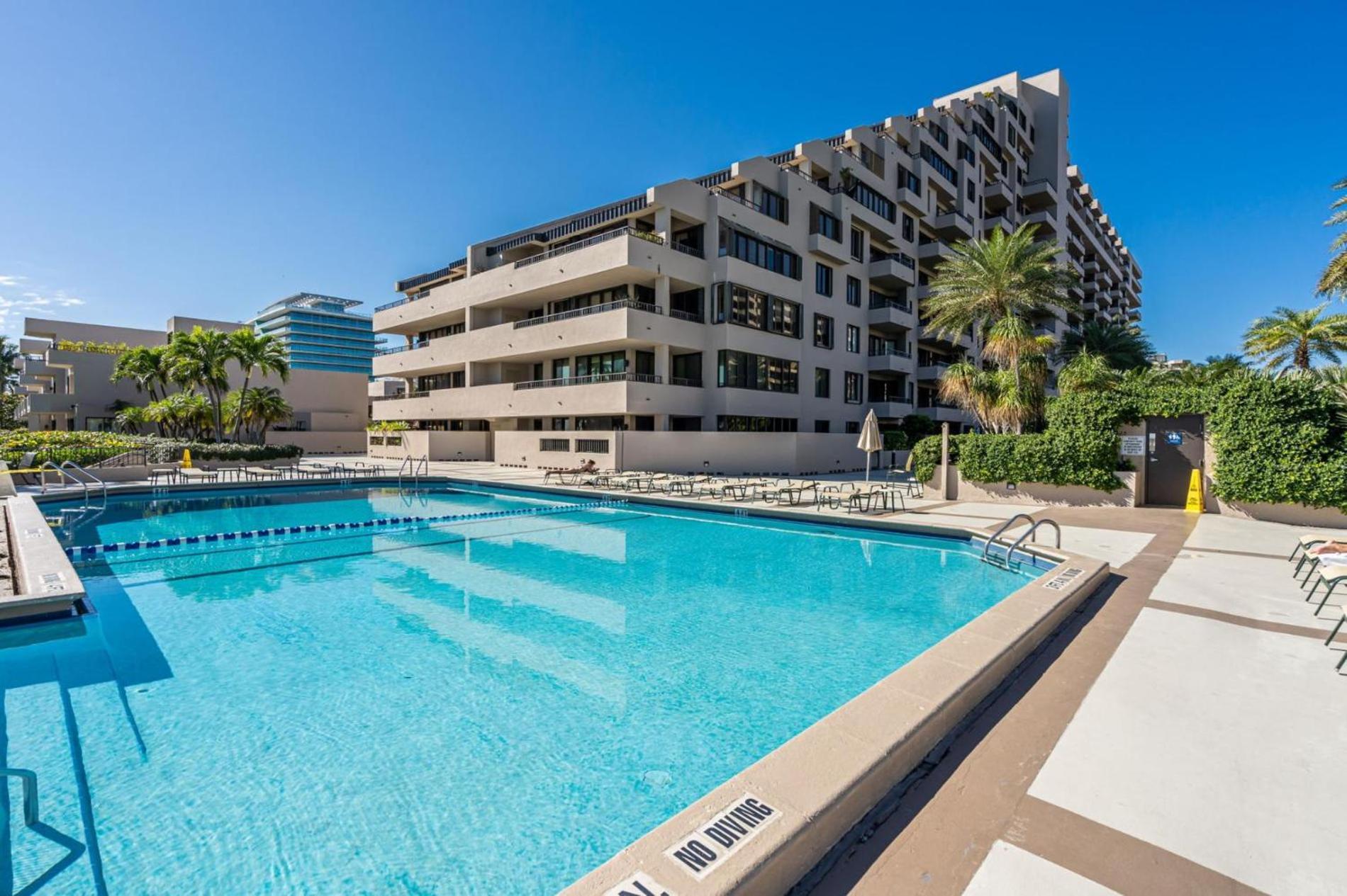 Apartment 3 Bed Botanica Key Biscayne *