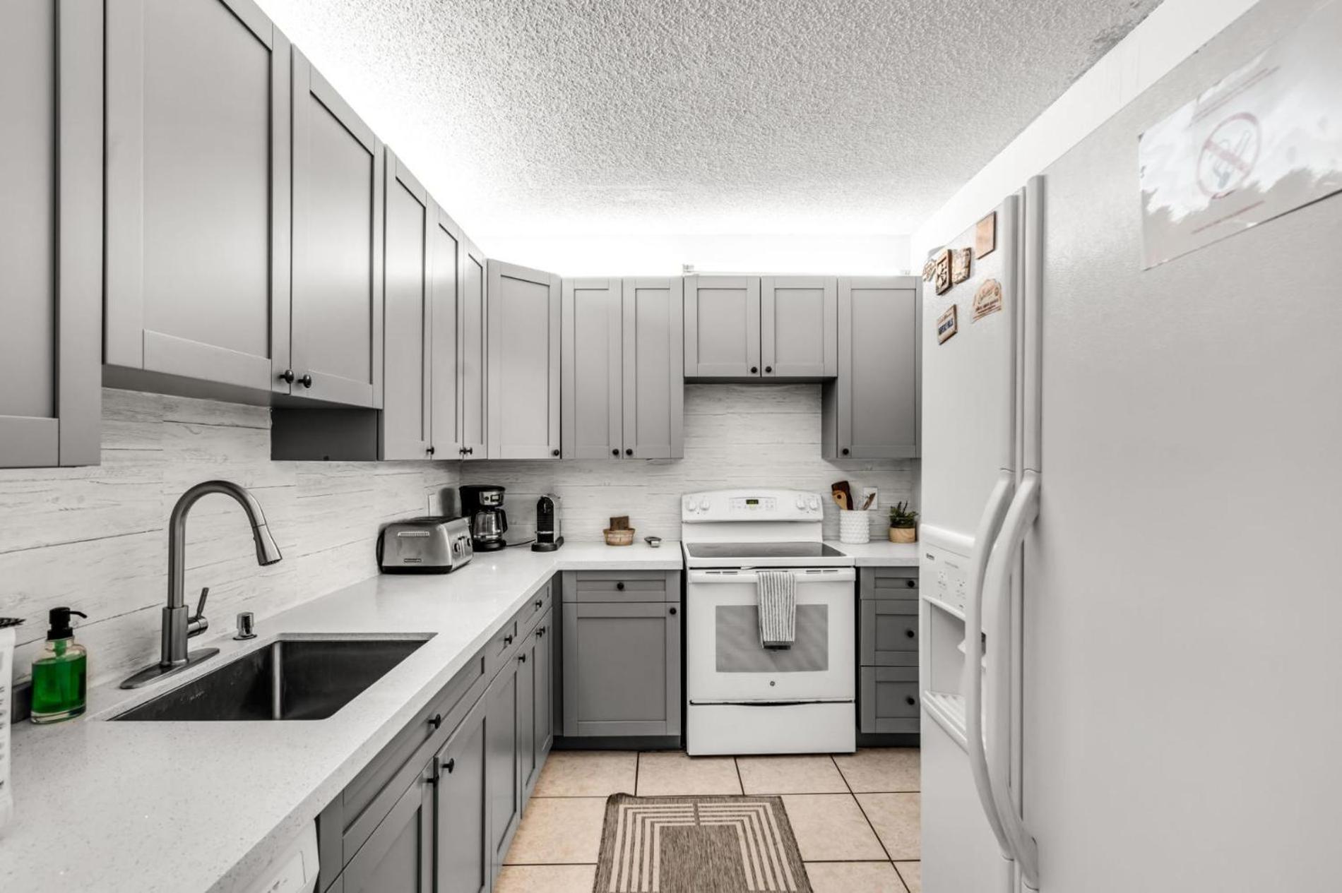3 Bed Botanica Key Biscayne *