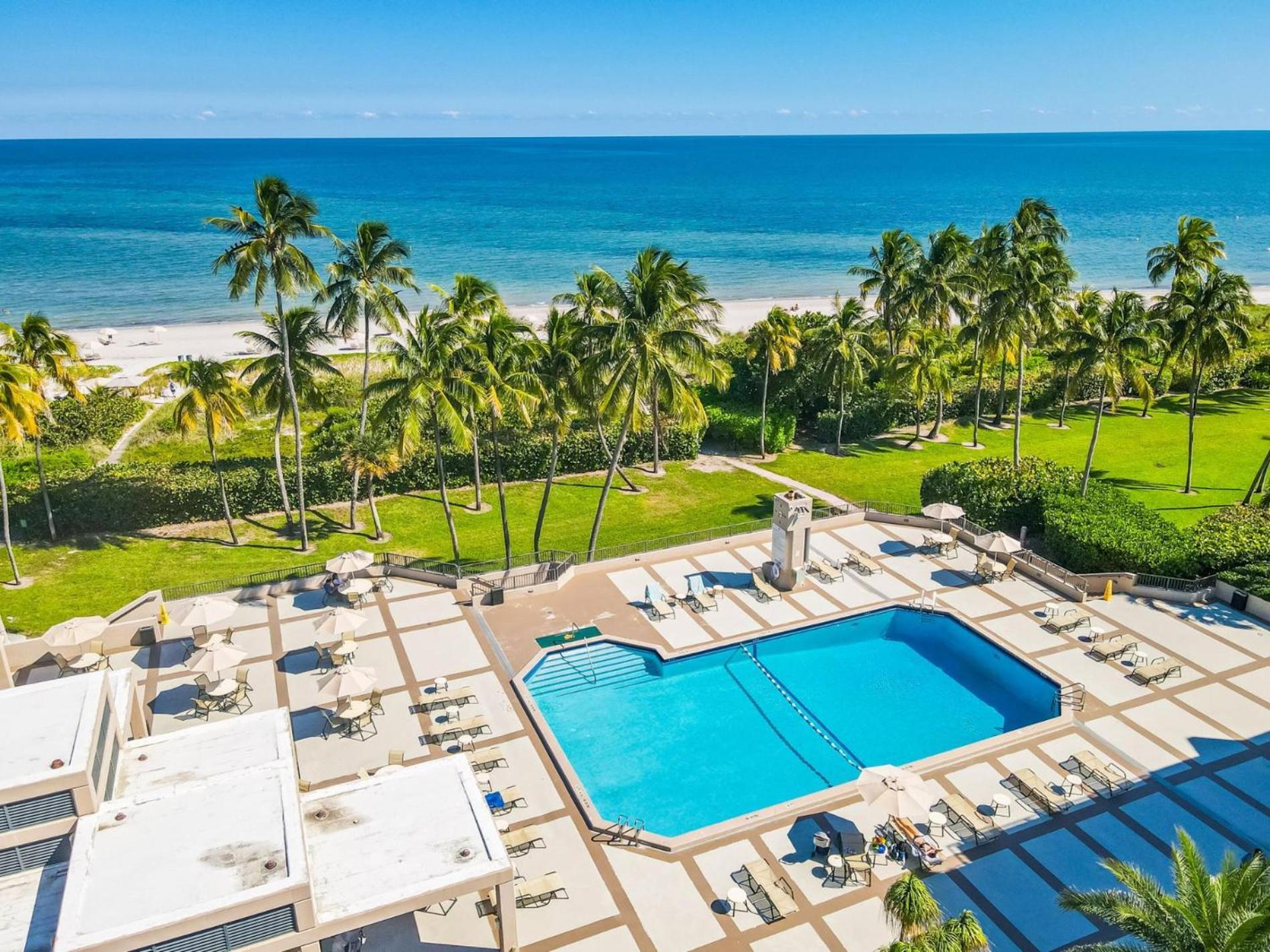 3 Bed Botanica Key Biscayne Apartment *