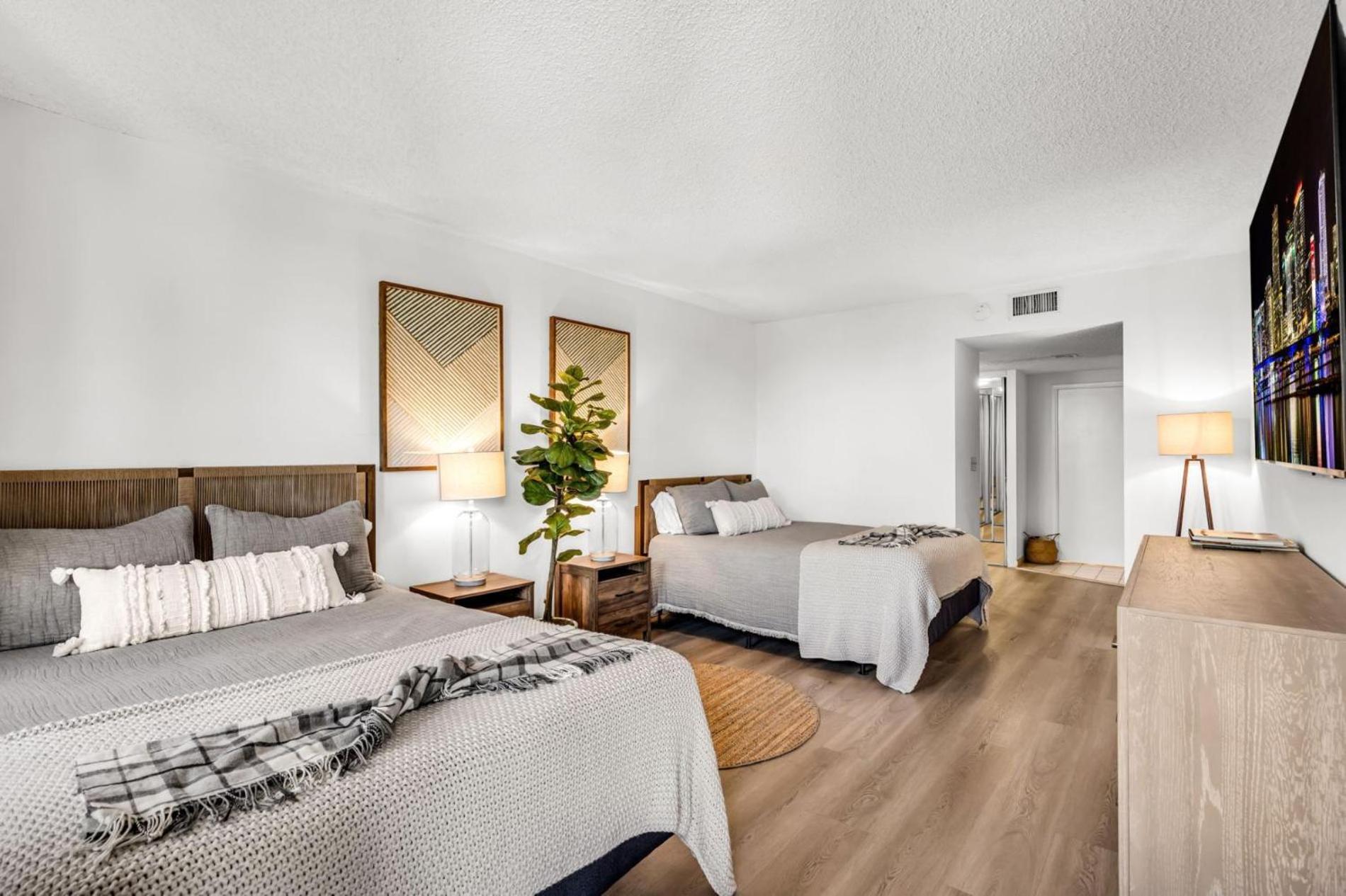 3 Bed Botanica Key Biscayne Apartment *
